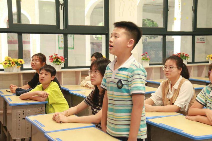 “遵义红，童心亮”湖北师范大学马克思主义学院开展红色宣讲活动.docx